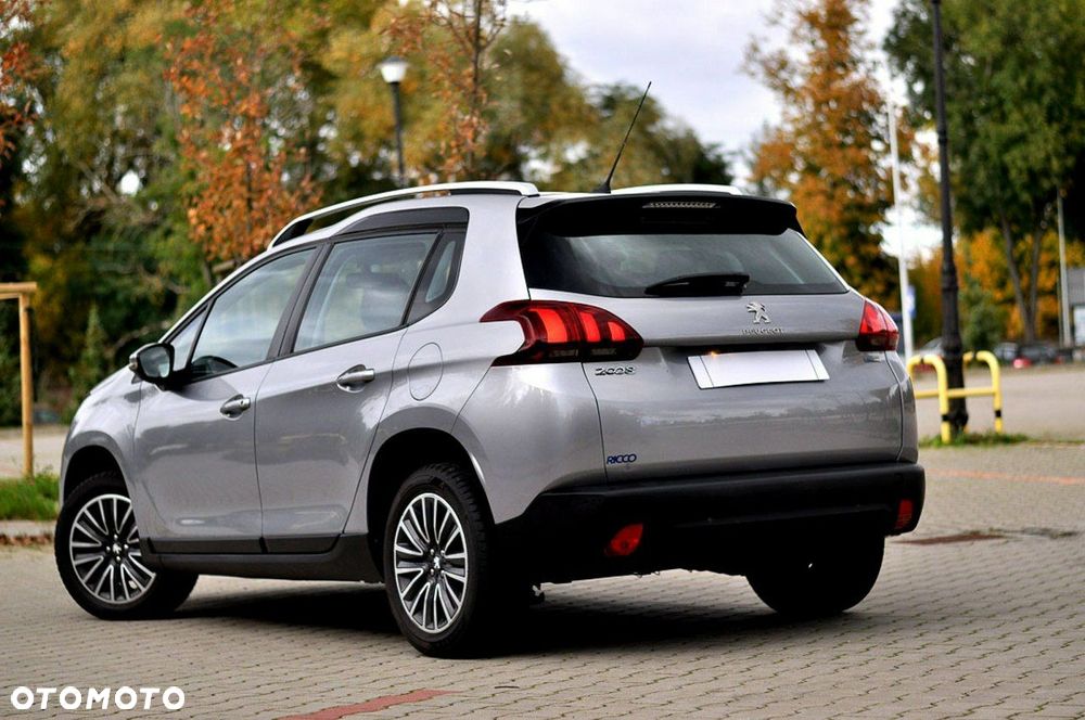 Peugeot 2008 1.2 Pure Tech Active S&S - 24