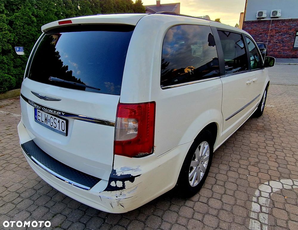 Chrysler Town & Country 3.6 Limited - 15