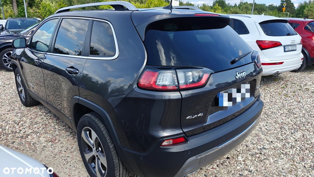 Jeep Cherokee - 4