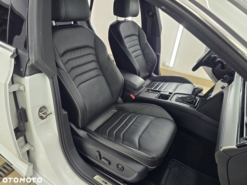 Volkswagen Arteon 2.0 TSI 4Motion R-Line DSG - 17