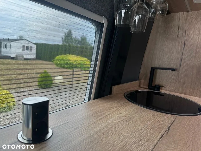 Mercedes-Benz Sprinter 907 - 22