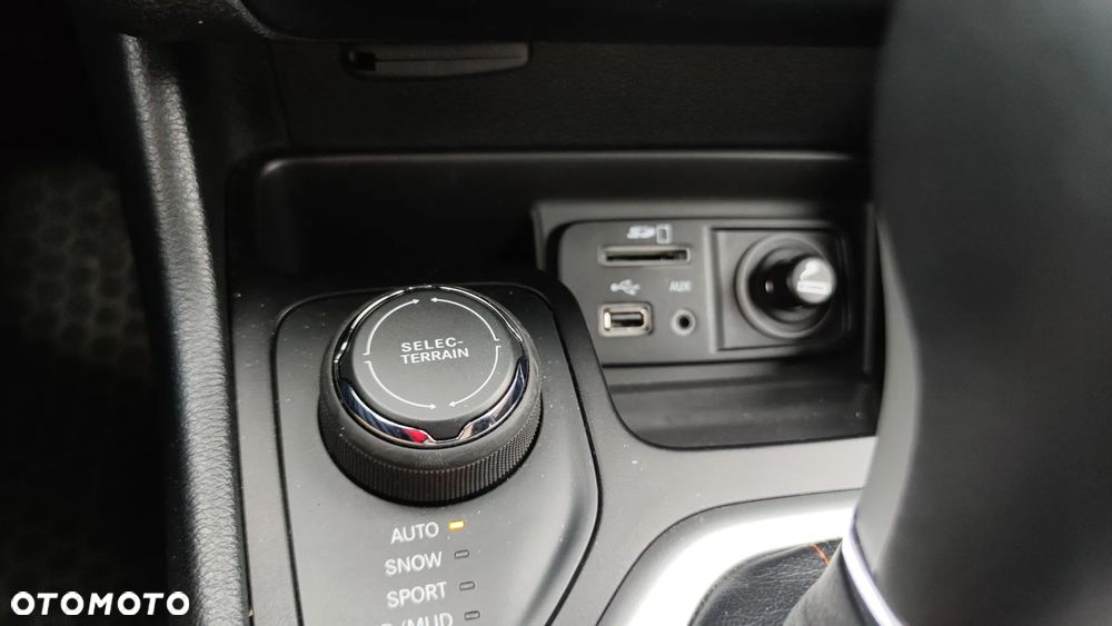 Jeep Cherokee 2.2 MJD Active Drive II Limited - 35