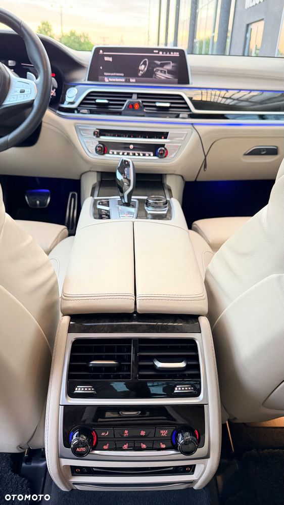 BMW Seria 7 745Le xDrive sport - 33
