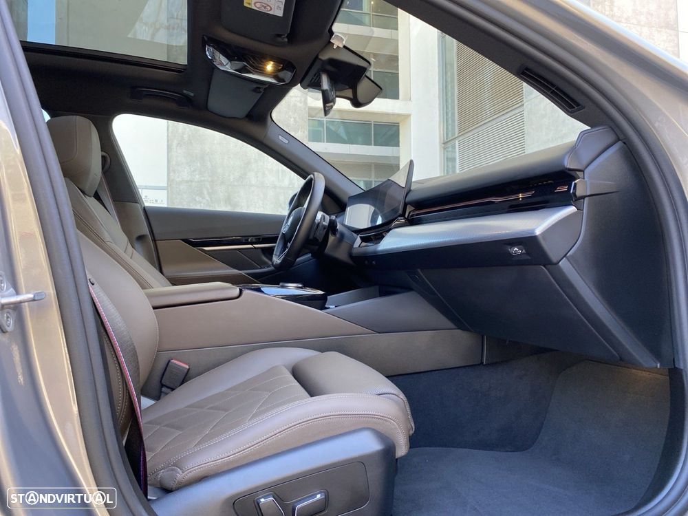 BMW 530 e Pack Desportivo M Pro - 22