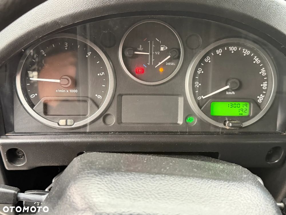 Land Rover Defender 2.4 TD4 S - 23