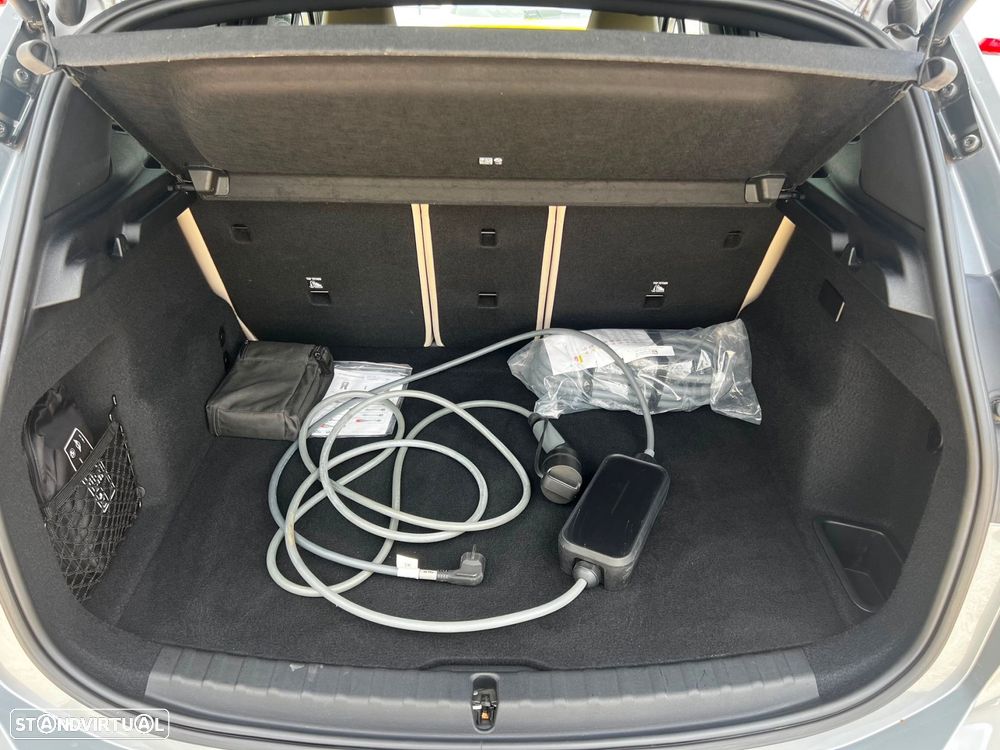 BMW 225xe Active Tourer - 21