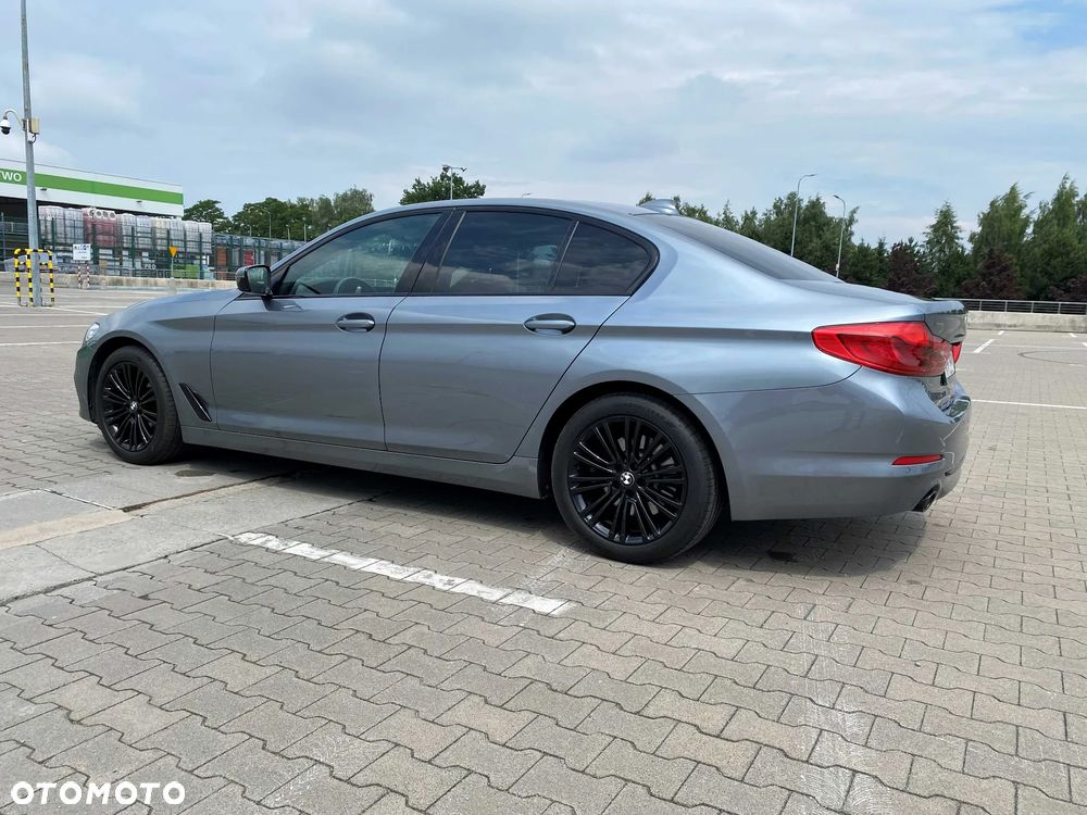 BMW Seria 5 520d Sport Line - 9