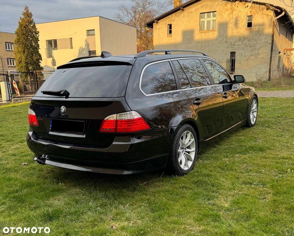 BMW Seria 5 525i - 4