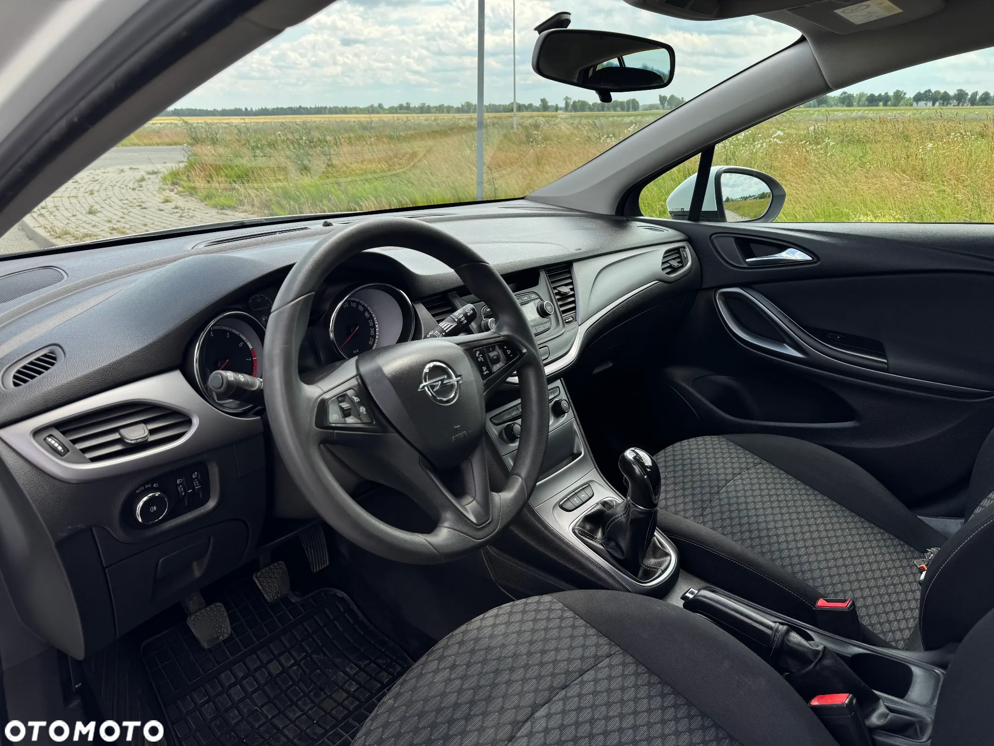 Opel Astra IV 1.4 Essentia - 10