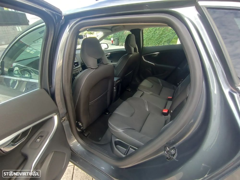 Volvo V40 1.6 D2 Eco Momentum - 23
