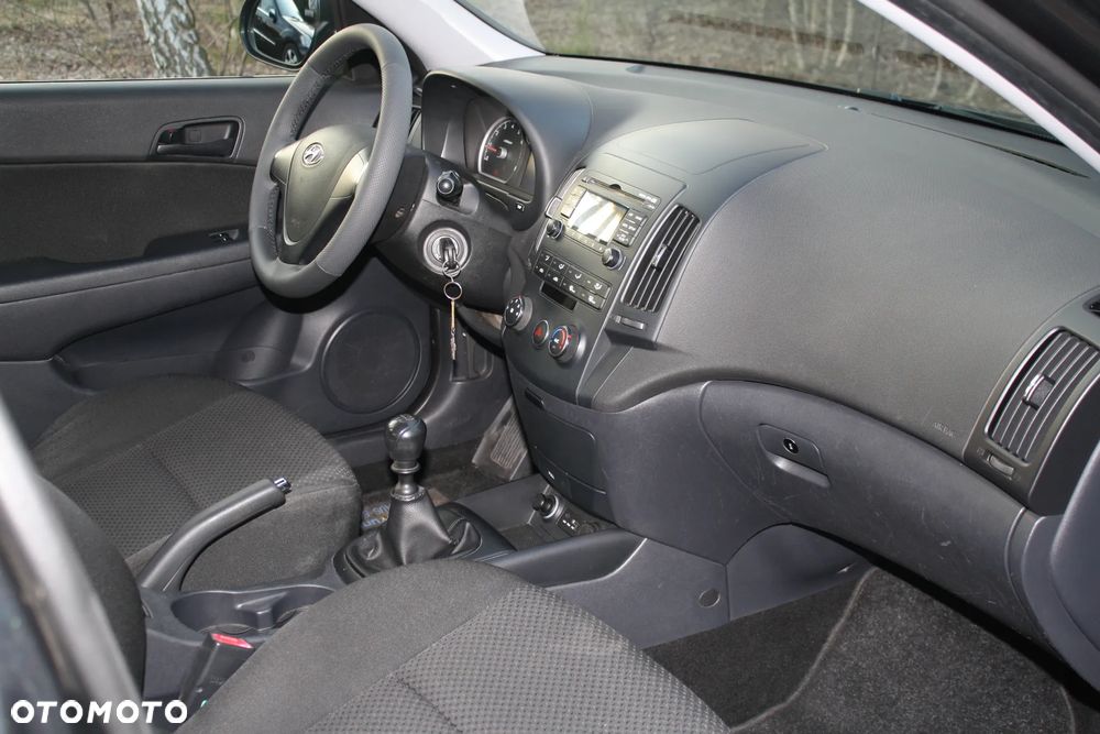 Hyundai i30 1.4 Classic + - 19