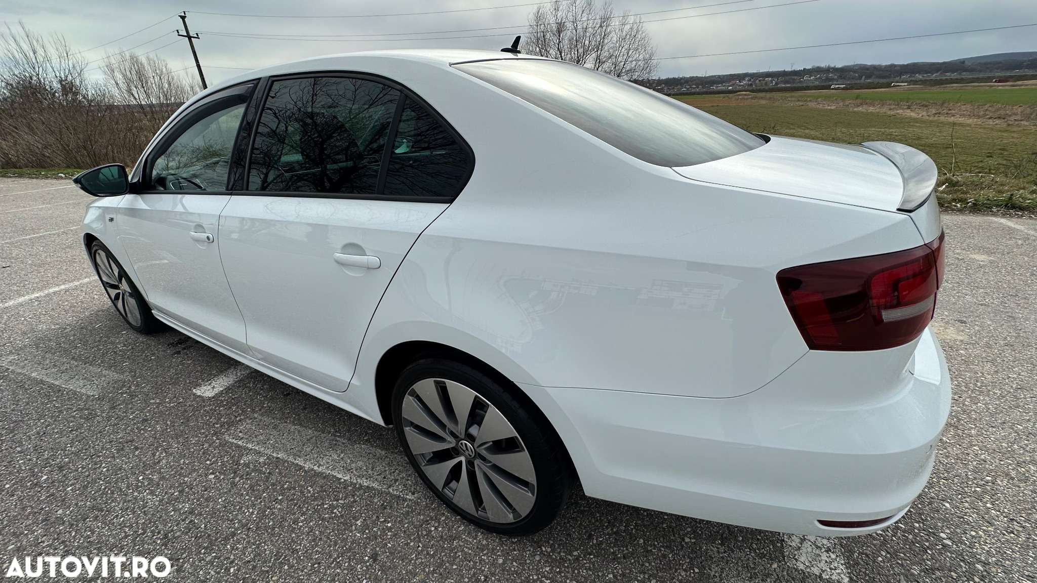 Volkswagen Jetta 2.0 TDI DSG Highline - 14
