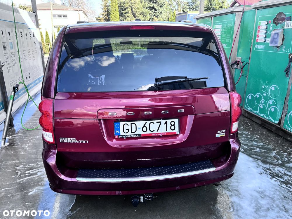 Dodge Grand Caravan - 4