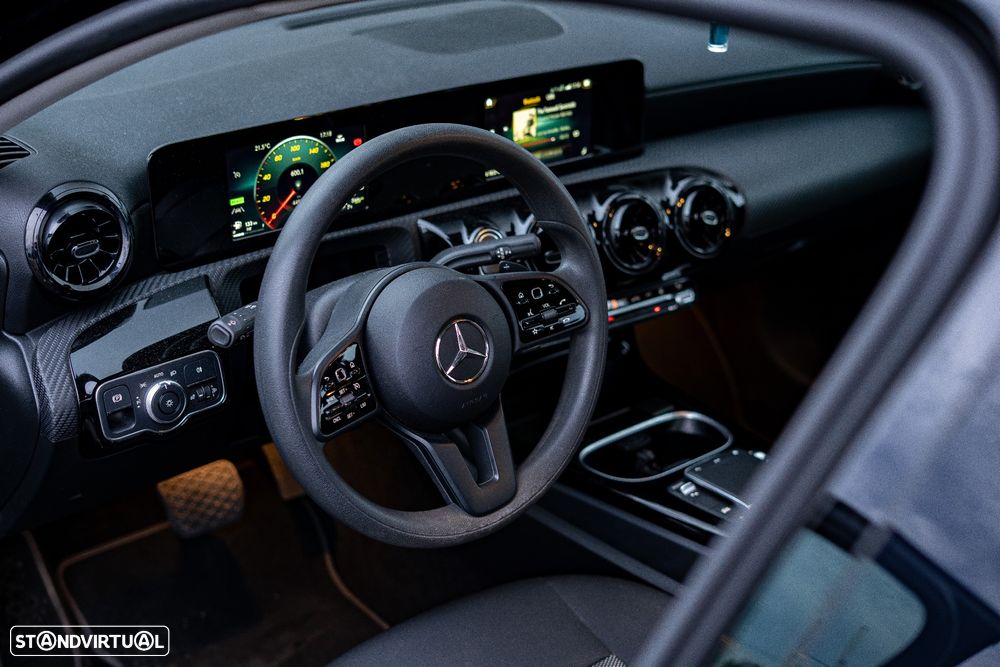 Mercedes-Benz A 250 Limousine - 14