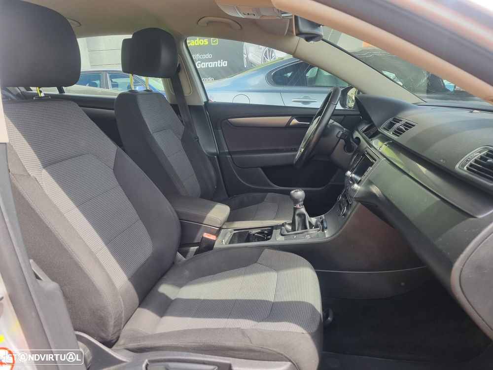 VW Passat 1.6 TDI Confortline - 18