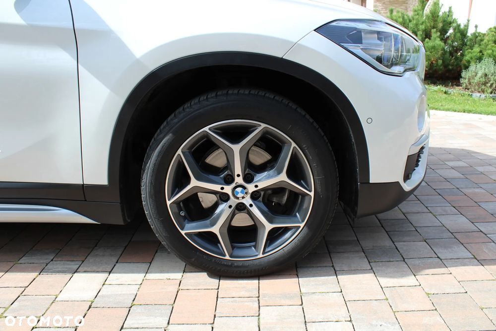 BMW X1 sDrive18i xLine - 16
