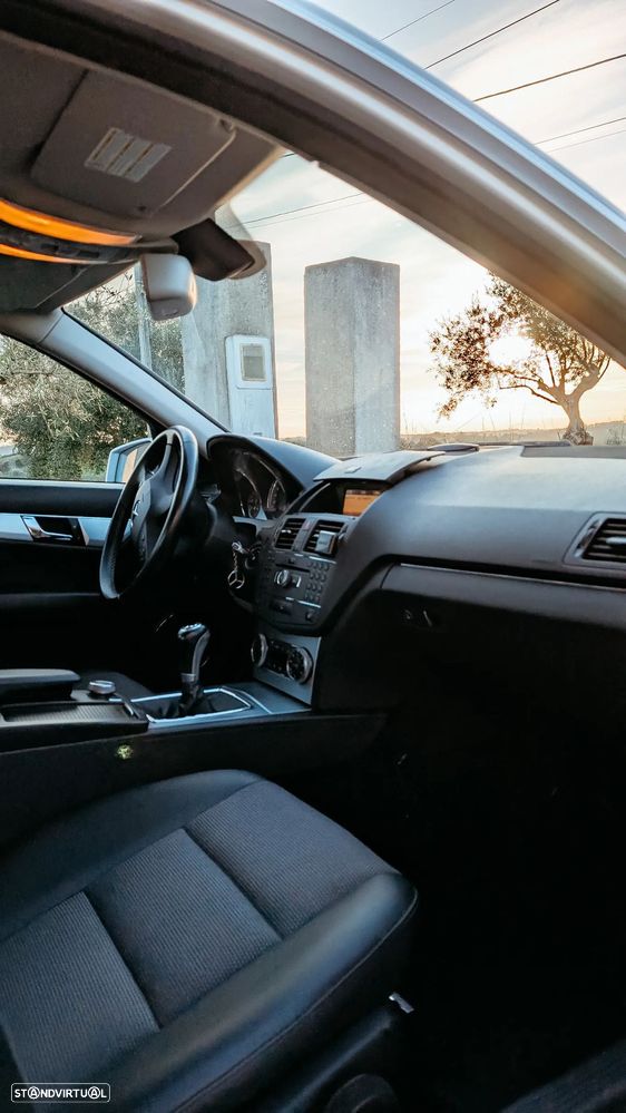 Mercedes-Benz C 220 CDI DPF BlueEFFICIENCY - 28