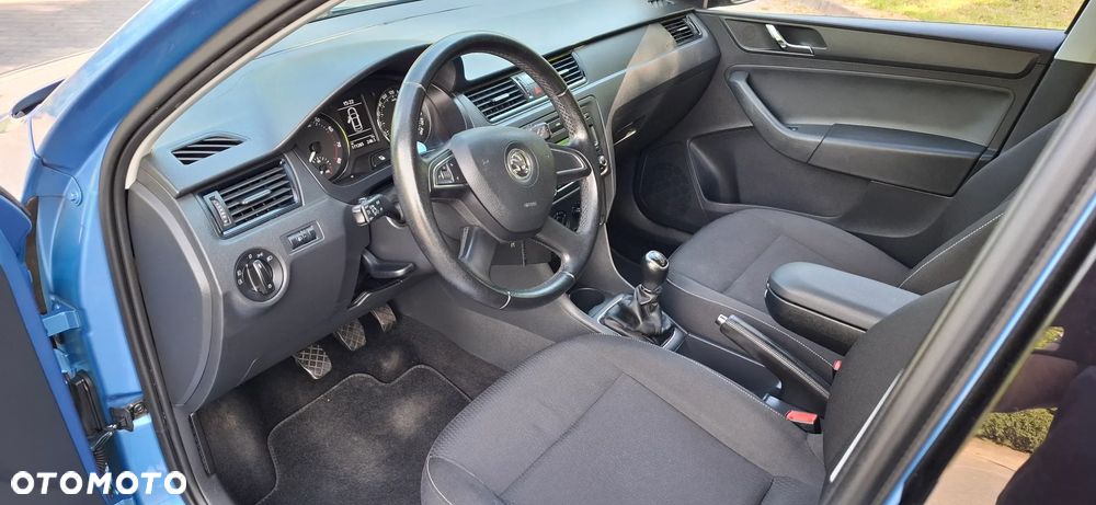 Skoda RAPID 1.2 TSI Ambition - 6