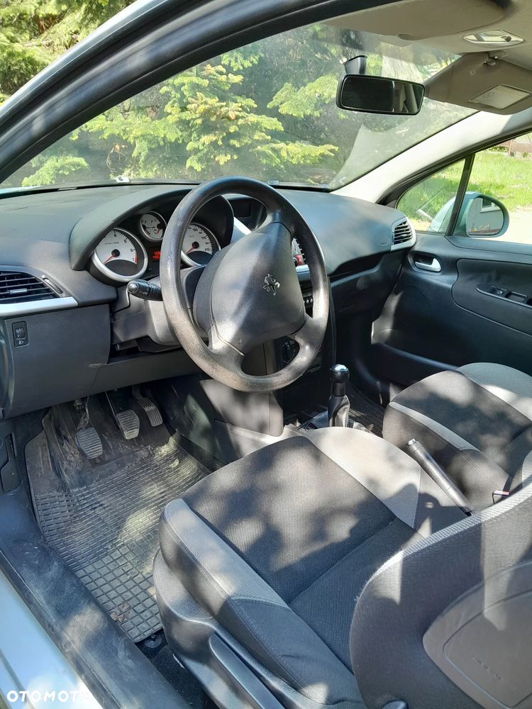 Peugeot 207 1.4 16V Trendy - 7