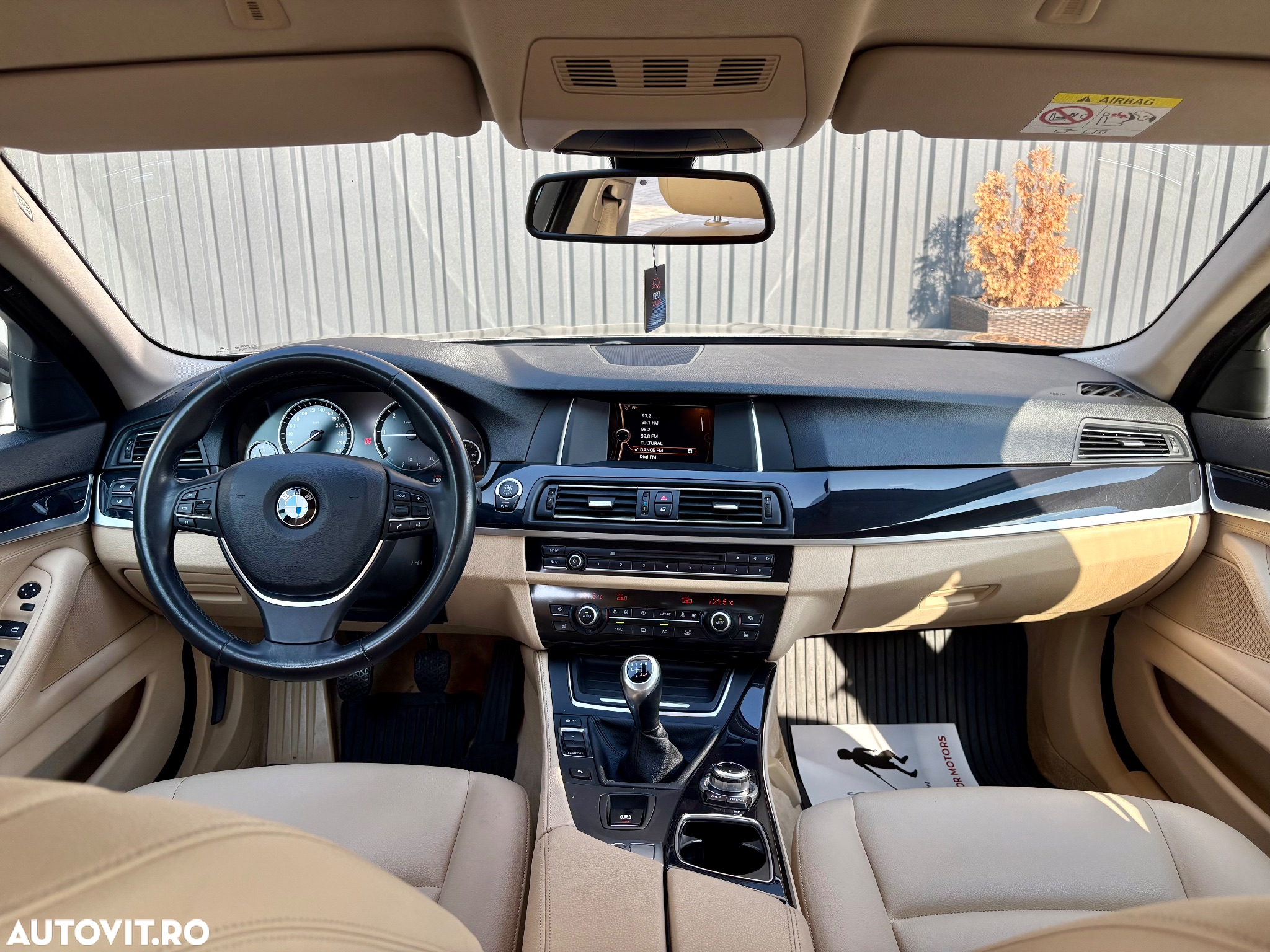BMW Seria 5 518d - 30