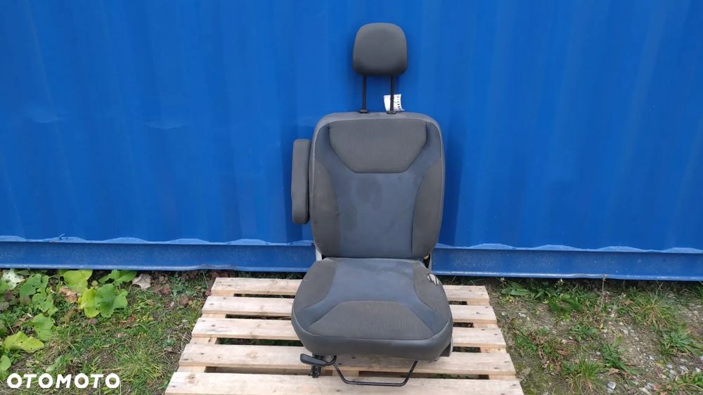 FOTEL KIEROWCY TRAFIC VIVARO PRIMASTAR 01- NO 925/146 - 1