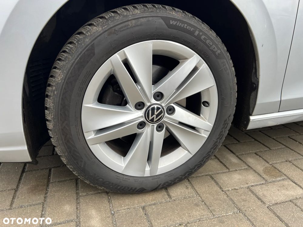 Volkswagen Golf - 33