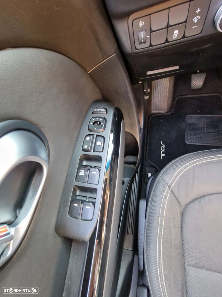 Kia Soul 1.6 CRDi TX - 17