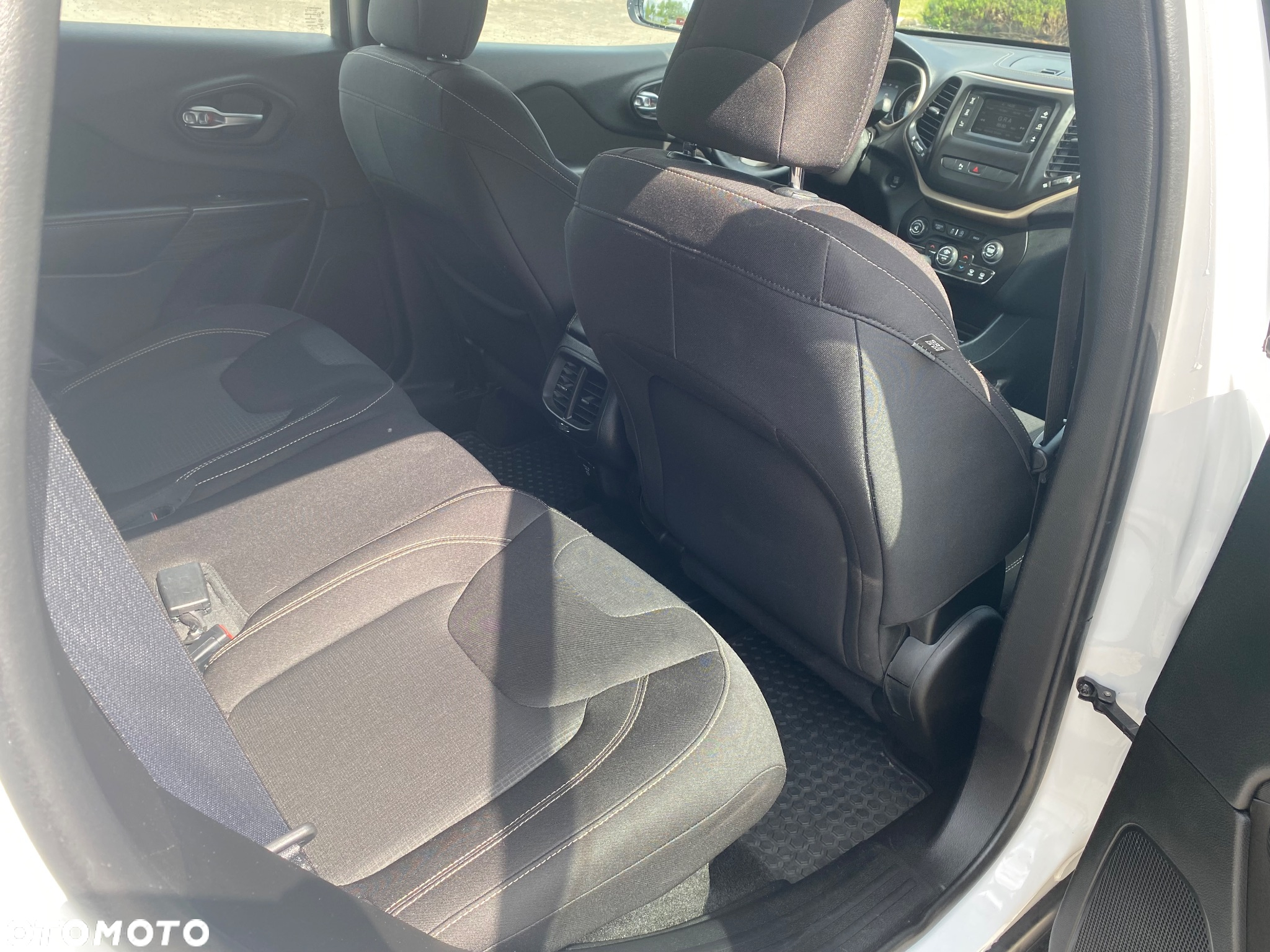 Jeep Cherokee 2.0 MJD Active Drive I Longitude - 15
