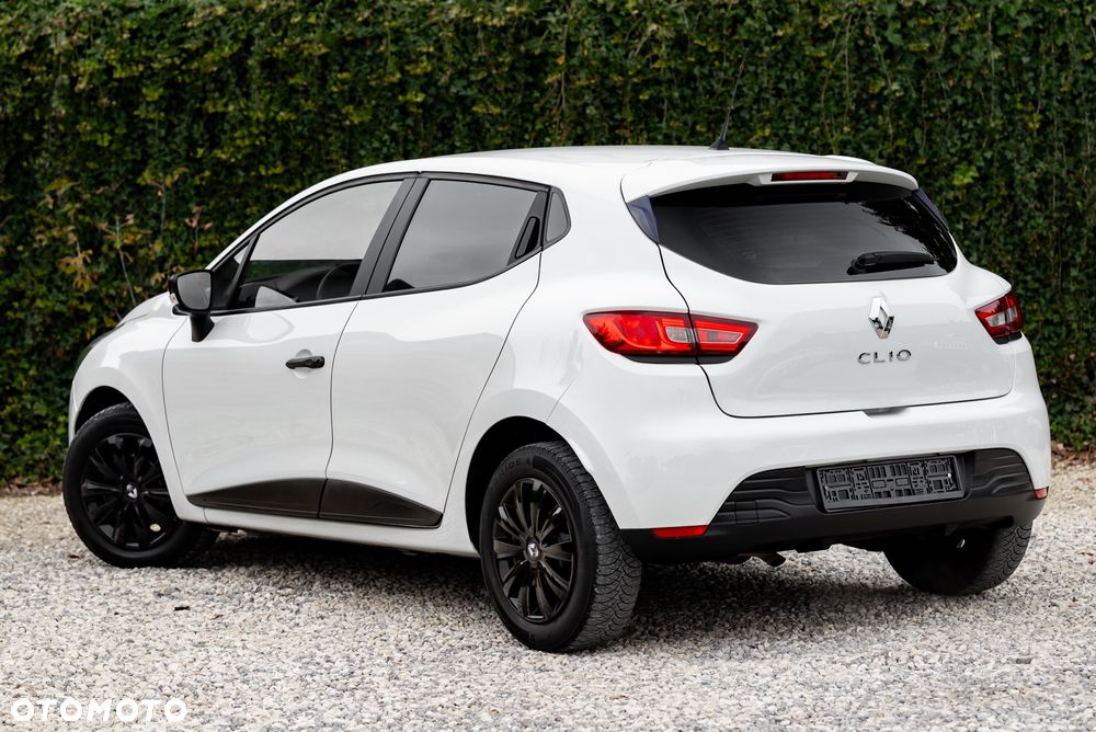 Renault Clio 1.2 16V Authentique - 9