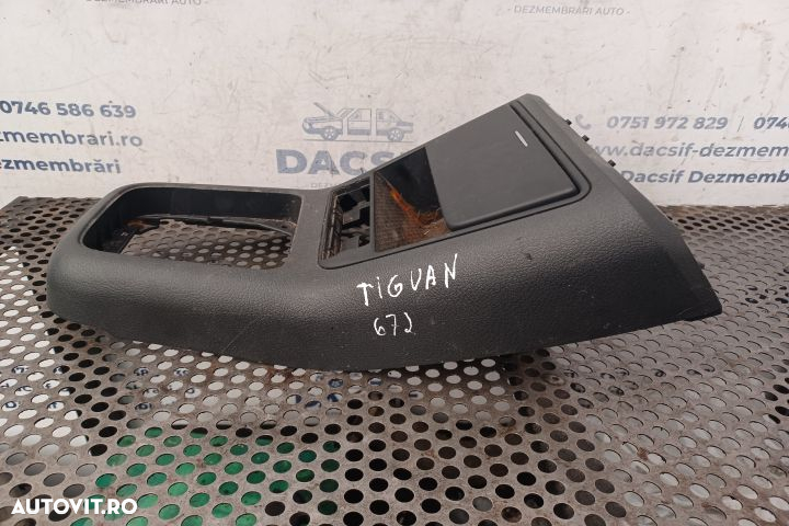 Consola centrala Volkswagen VW Tiguan 1 (facelift) 5N  [din 2011 pana  2017] seria Crossover 2.0 TD - 2