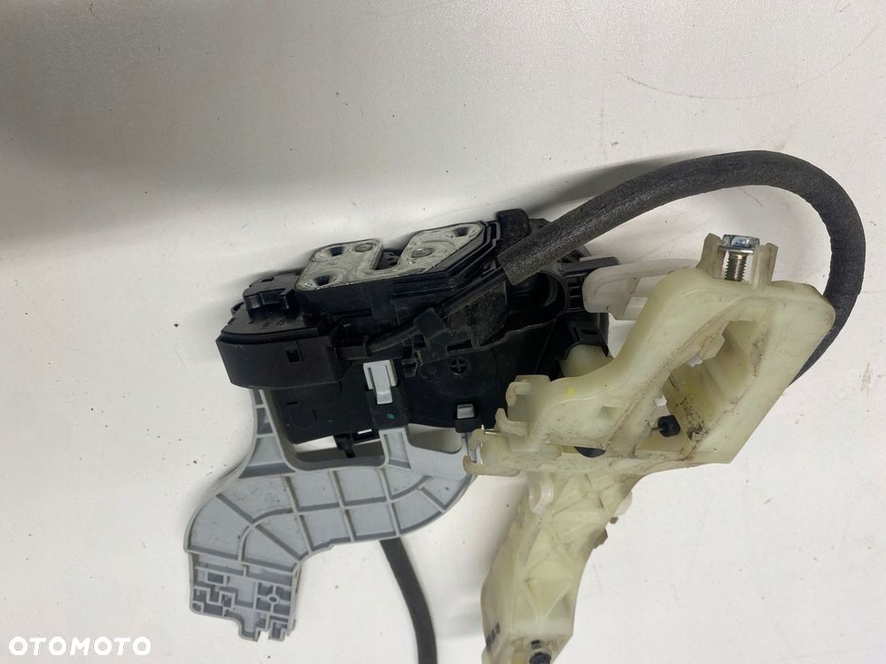 KIA SPORTAGE III ZAMEK DRZWI PRAWY TYŁ TYLNY 10-15 81420-3U000 - 3