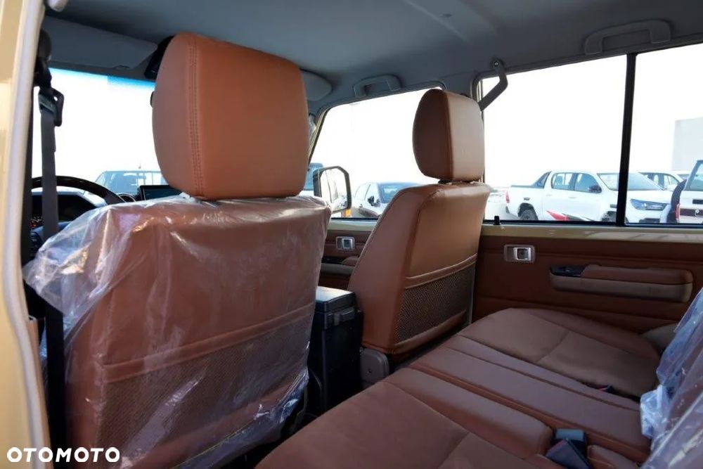 Toyota Land Cruiser - 12