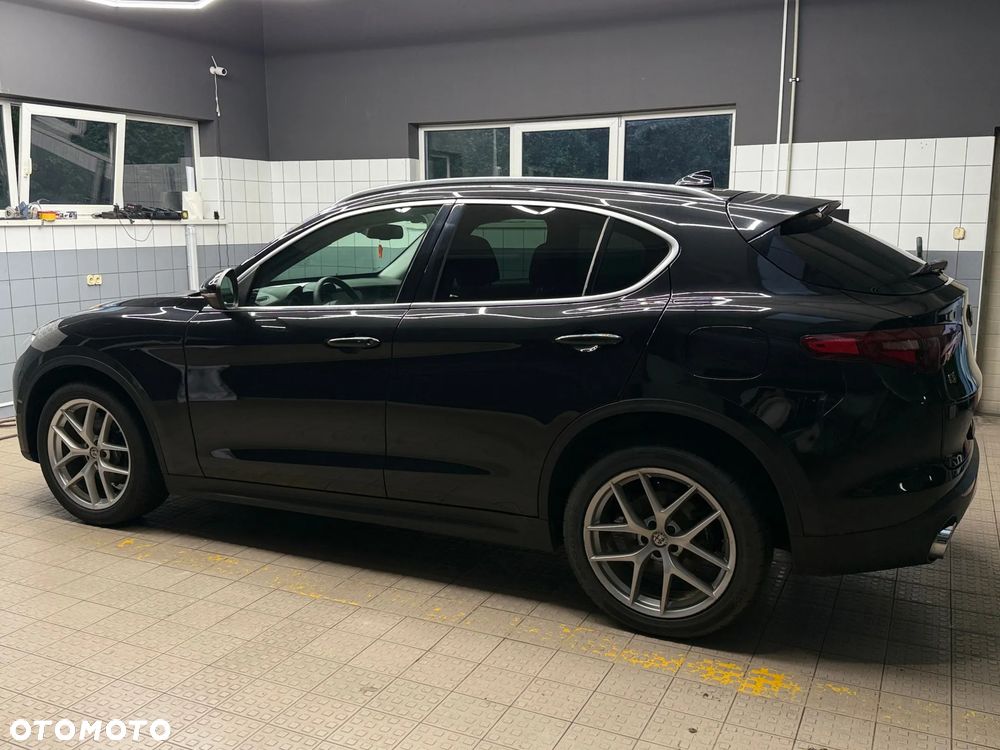 Alfa Romeo Stelvio - 9