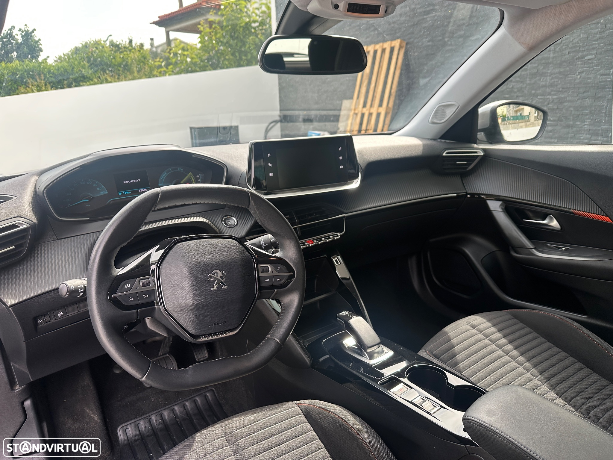 Peugeot e-2008 - 13