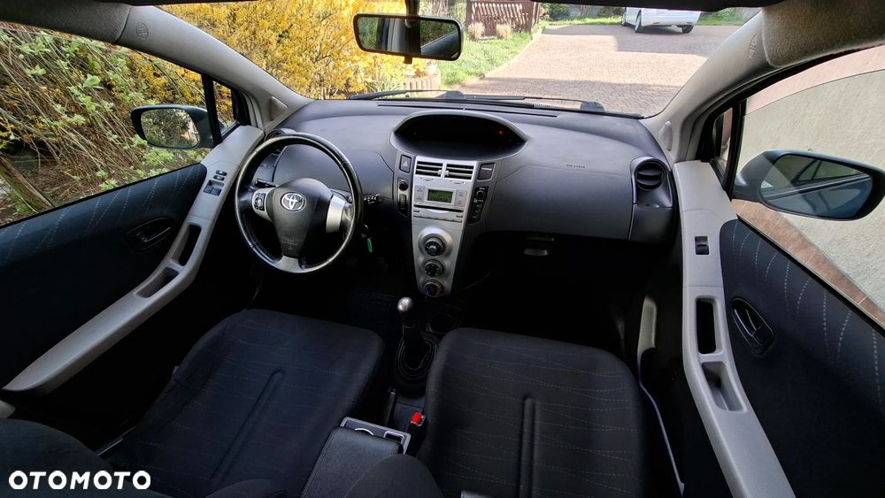 Toyota Yaris 1.3 VVT-i Sol - 15