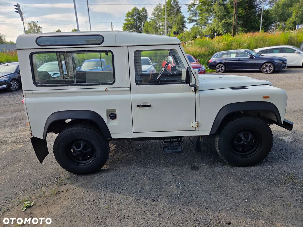 Land Rover Defender - 8
