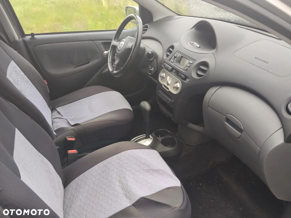 Toyota Yaris 1.3 Luna - 10