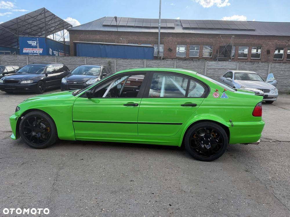 BMW Seria 3 330i - 12
