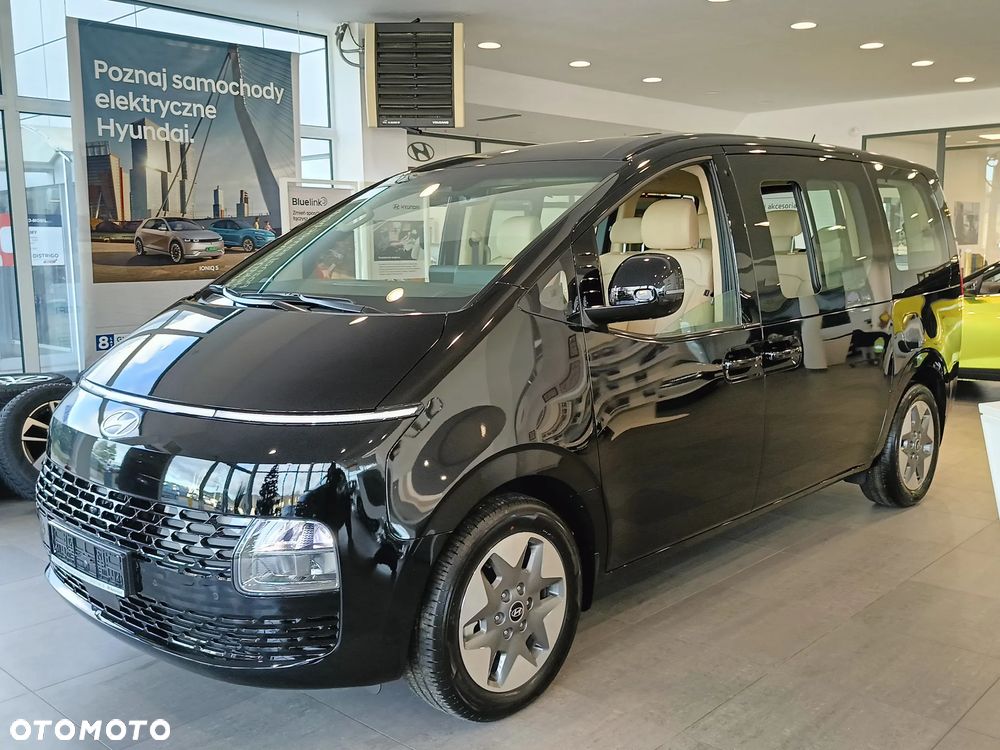 Hyundai Staria 1.6 T-GDI HEV Smart VIP - 2