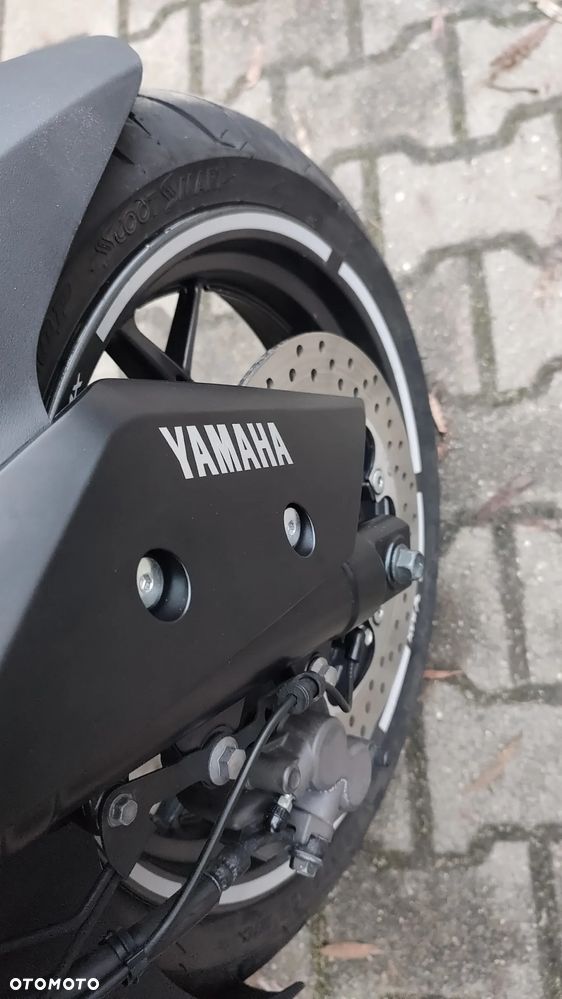 Yamaha X-max - 17