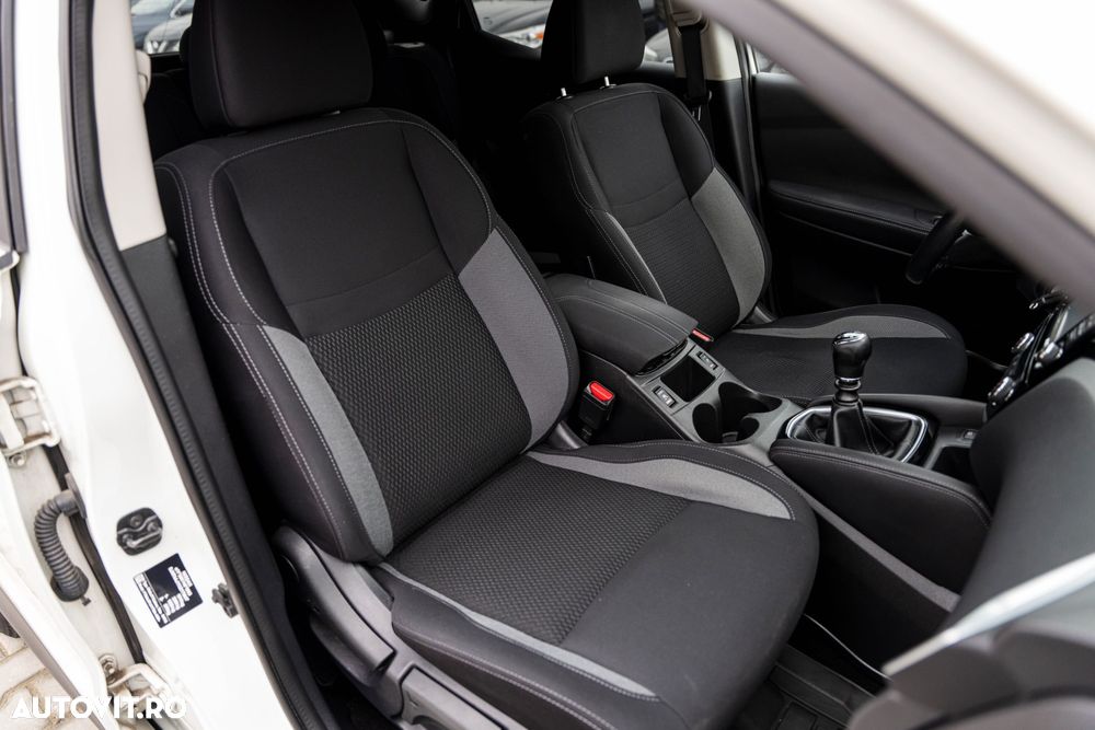 Nissan Qashqai 1.6 DCI Xtronic N-Connecta - 16