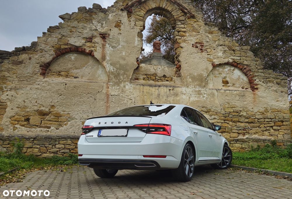 Skoda Superb 2.0 TDI SCR Sportline DSG - 17