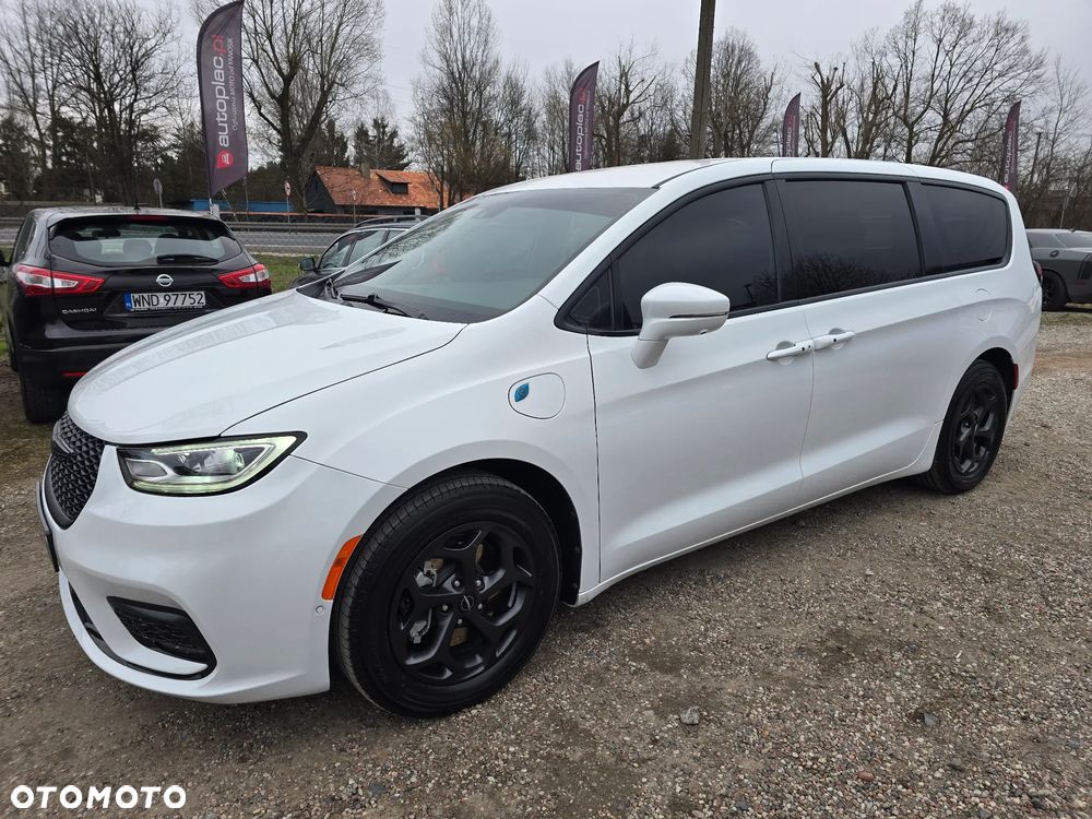 Chrysler Pacifica - 4