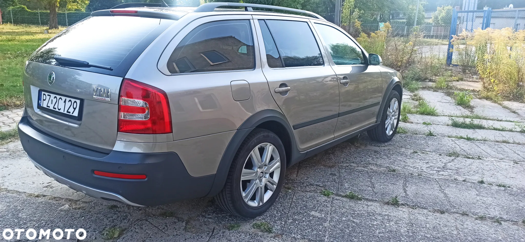 Skoda Octavia Scout 2.0 TDI DPF - 4