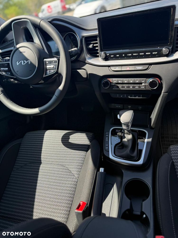 Kia XCeed - 13