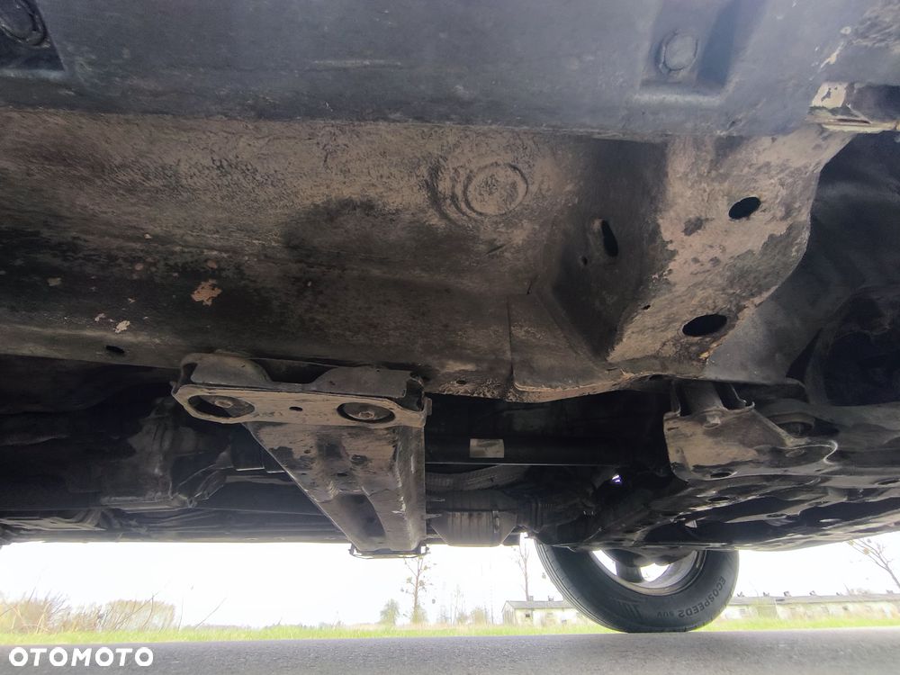 Suzuki Grand Vitara 2.0 Comfort + - 22