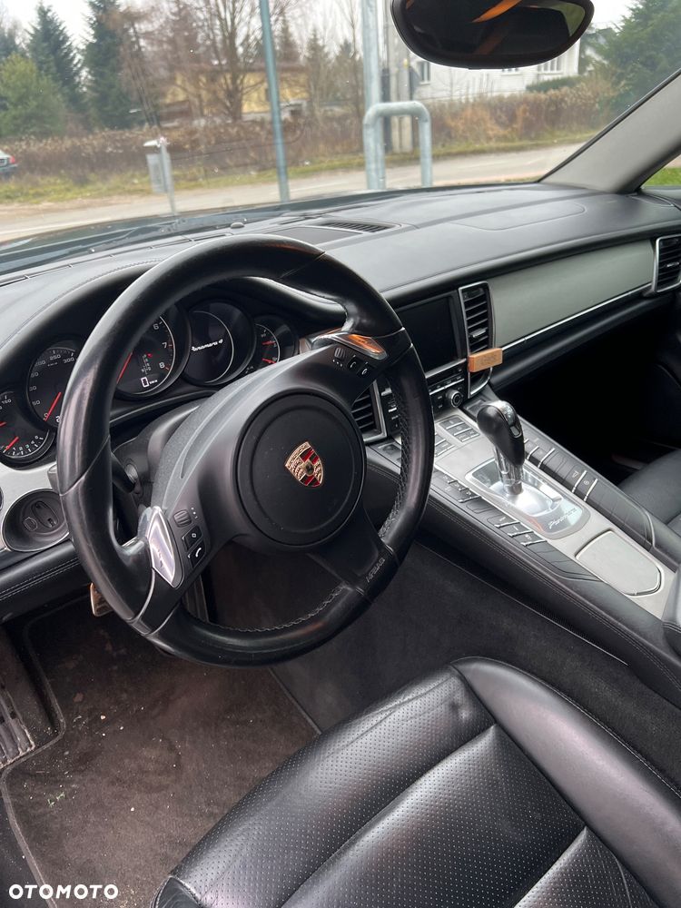 Porsche Panamera PDK - 11