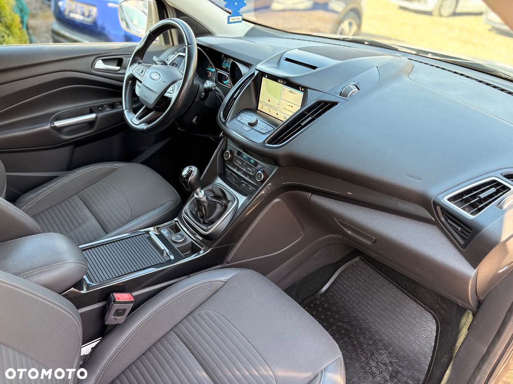 Ford Kuga 2.0 TDCi 2x4 Titanium - 20