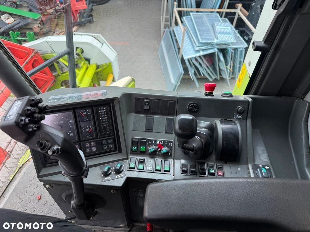 Claas MEDION 340 330  MEGA 350 320 - 13