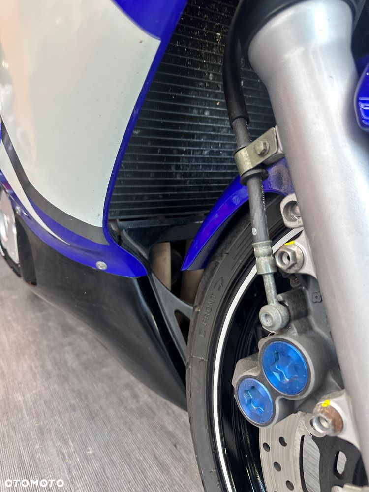Yamaha R6 - 9